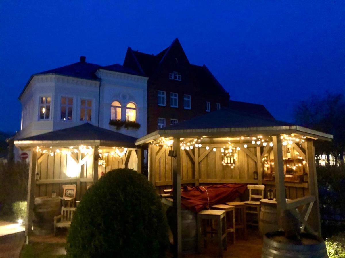 Gaestehaus Kajuete Direkt Am Wasser Friedrichstadt Dış mekan fotoğraf