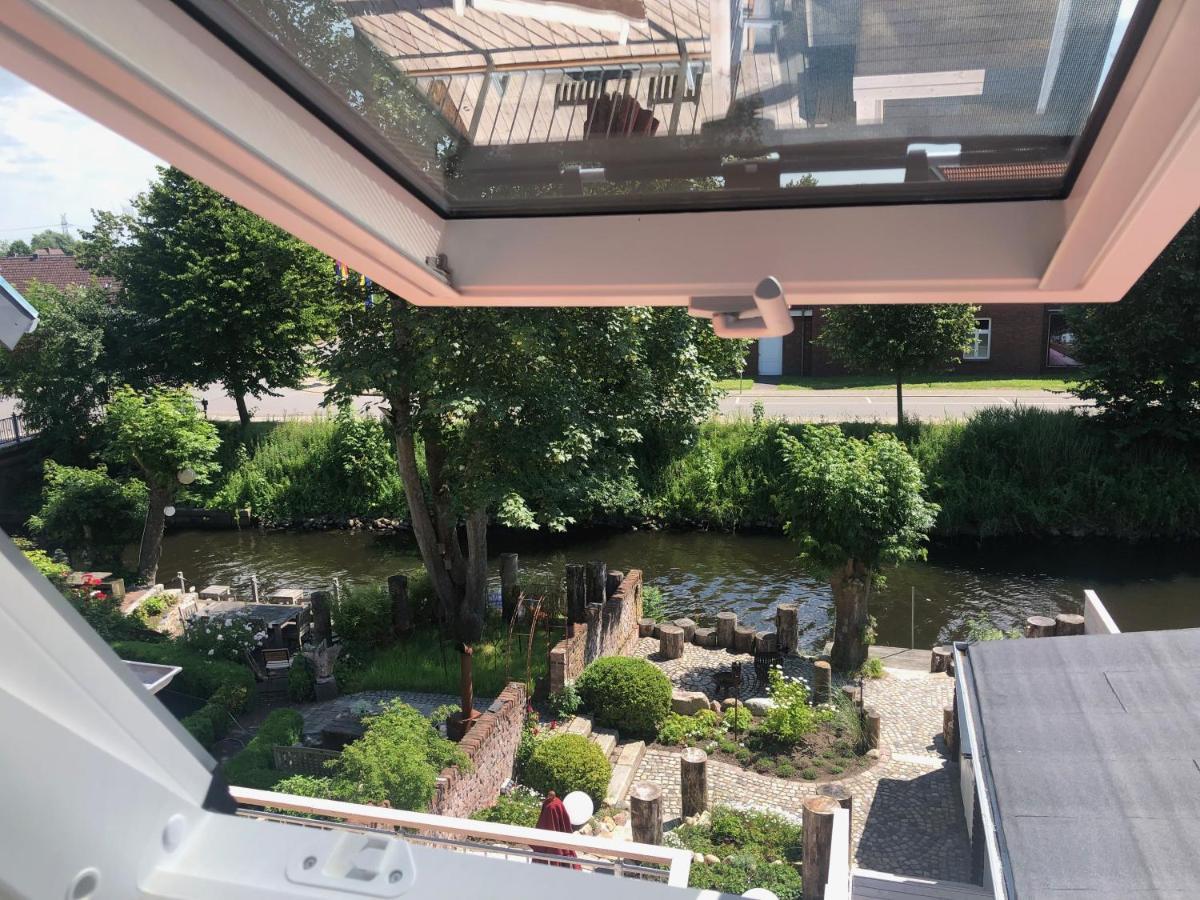 Gaestehaus Kajuete Direkt Am Wasser Friedrichstadt Dış mekan fotoğraf