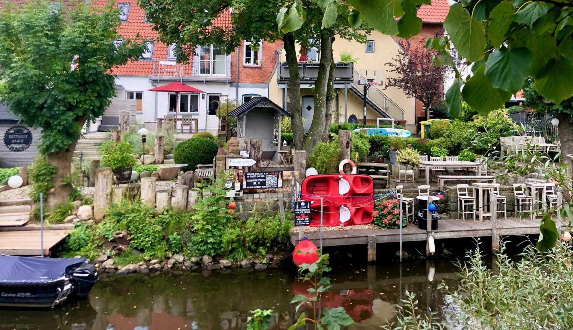Gaestehaus Kajuete Direkt Am Wasser Friedrichstadt Dış mekan fotoğraf