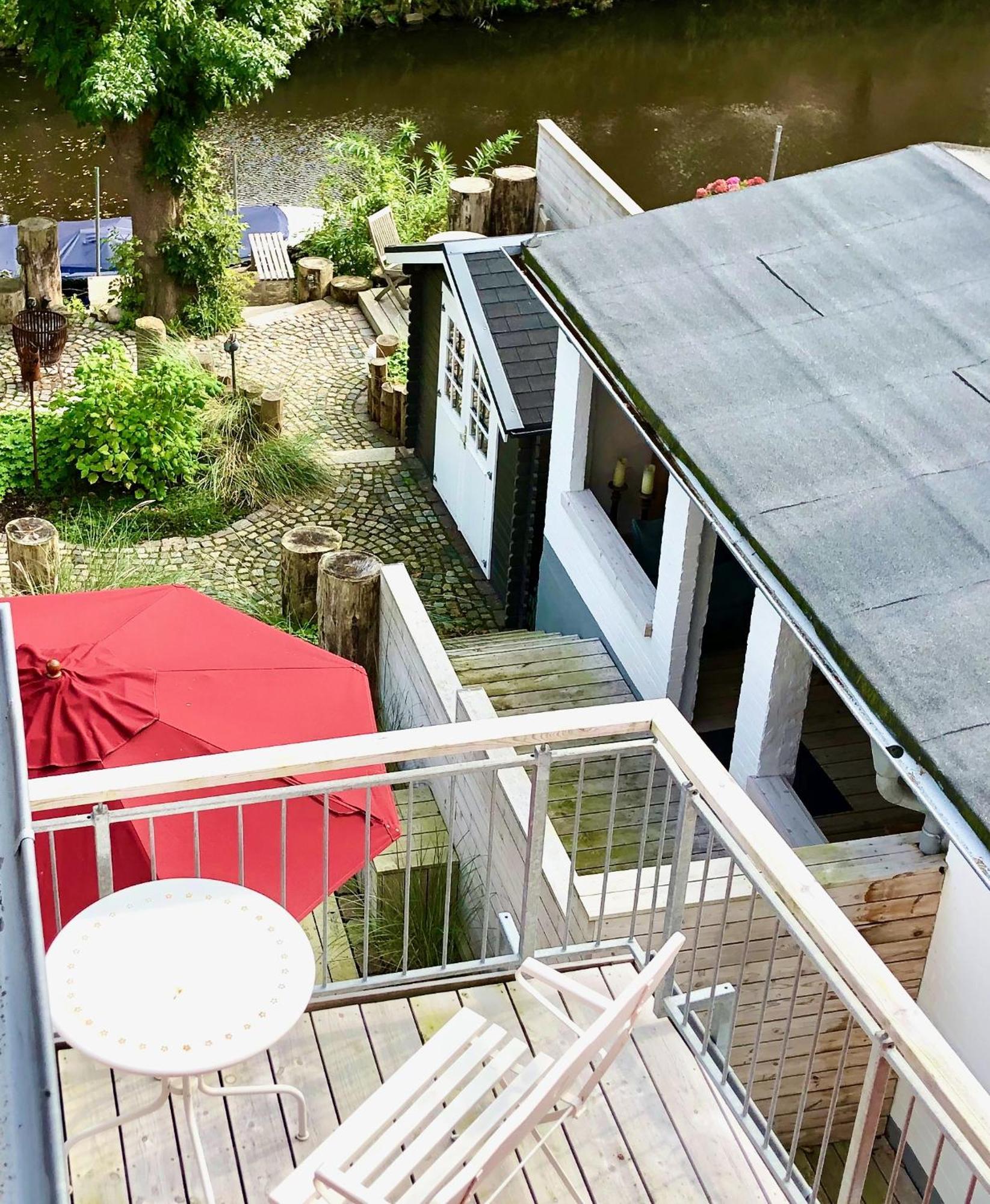 Gaestehaus Kajuete Direkt Am Wasser Friedrichstadt Dış mekan fotoğraf