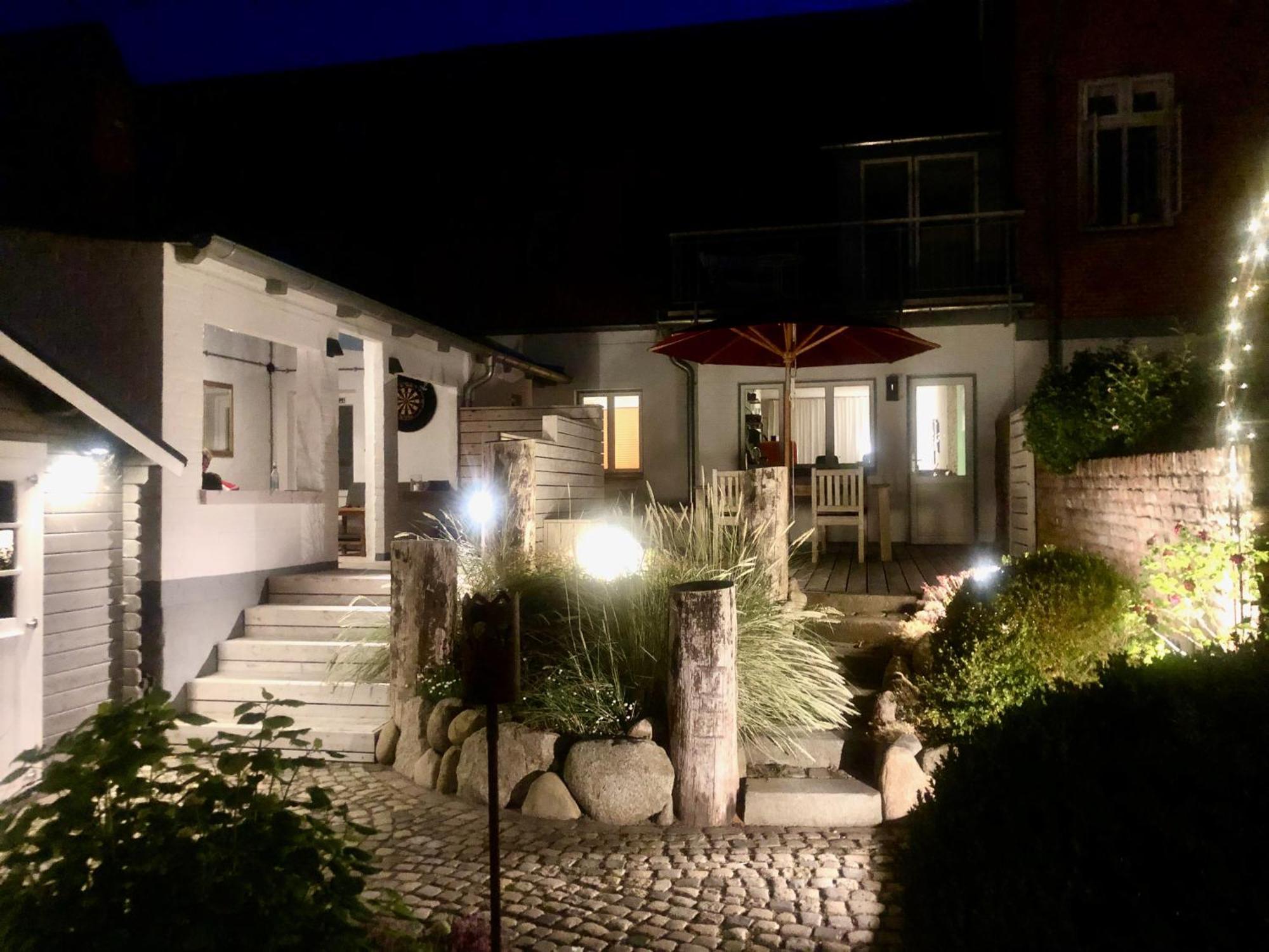 Gaestehaus Kajuete Direkt Am Wasser Friedrichstadt Dış mekan fotoğraf